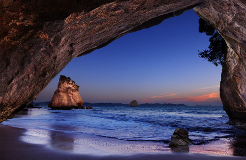 Cathedral Cove, Coromandel Peninsula, New Zealand.